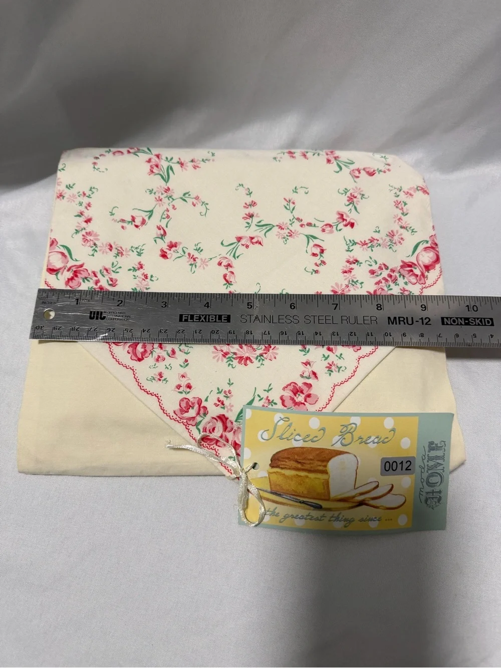 NEW Moda Home Slices of Bread Retro Floral Handkerchief Gift Set - 16 Pack